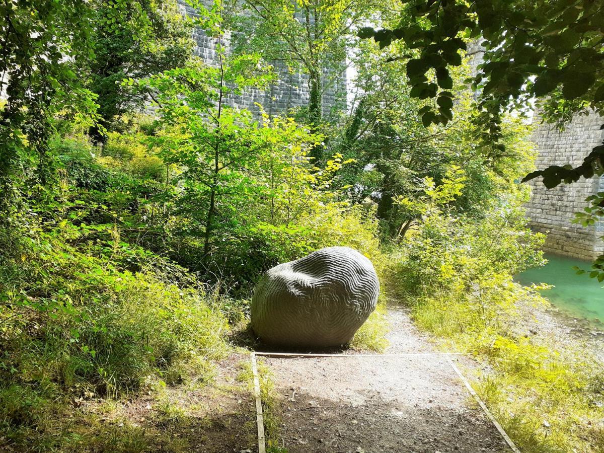 Gwenallt Dwyran المظهر الخارجي الصورة